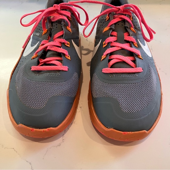 Nike Women's Size 9 Metcon 1 Flywire Trainer Shoes Black White 813101-004 - Picture 3 of 11